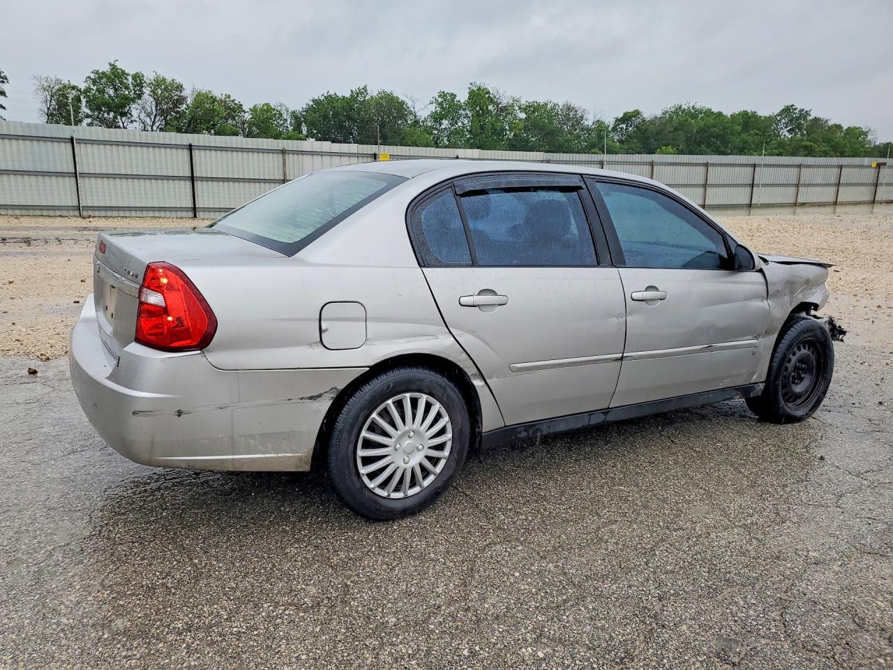 2008 CHEVROLET MALIBU LS photo 3