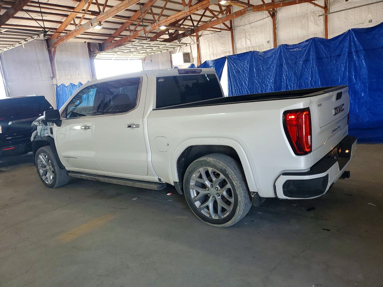 2019 GMC SIERRA DENALI photo 2