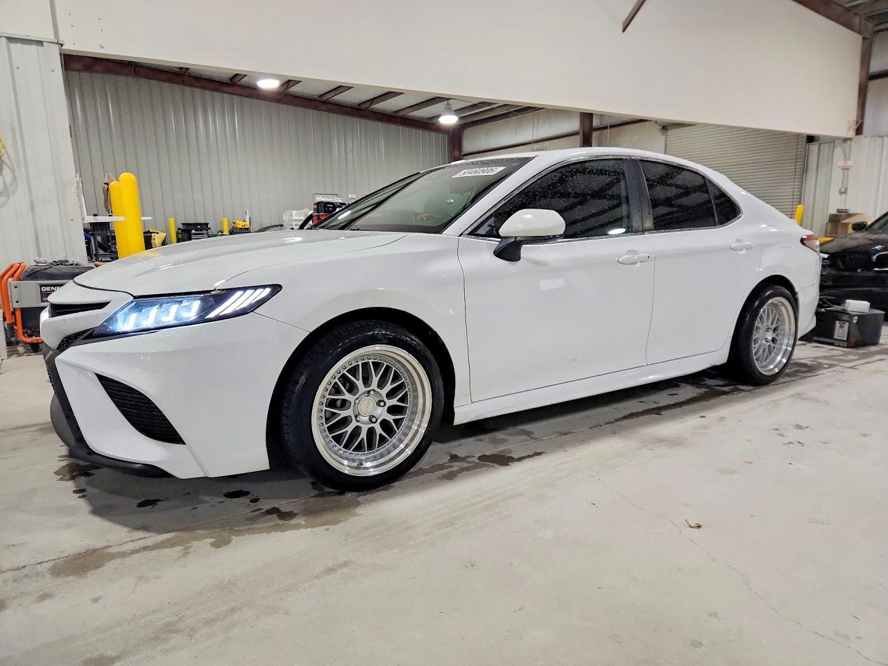 2019 TOYOTA CAMRY