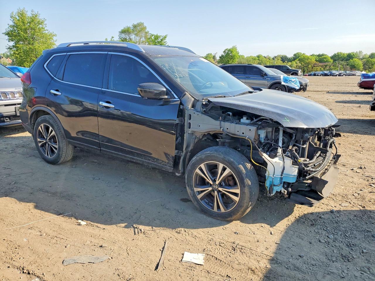 2019 NISSAN ROGUE SV photo 4