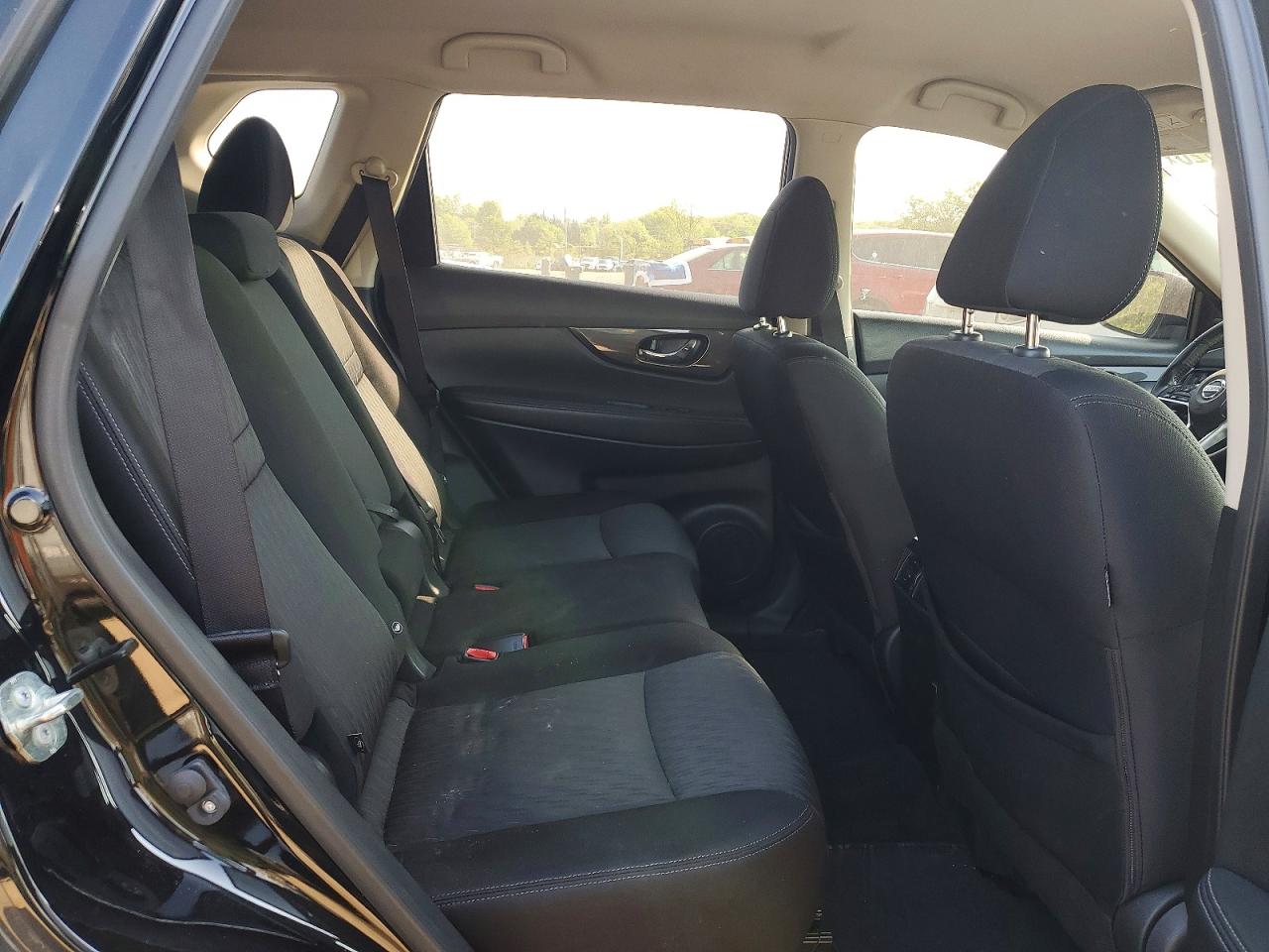 2019 NISSAN ROGUE SV photo 11