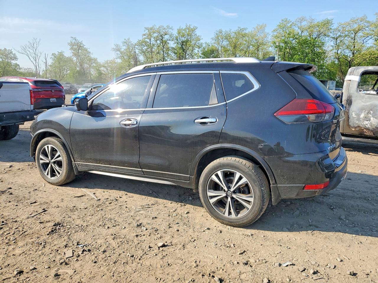 2019 NISSAN ROGUE SV photo 2