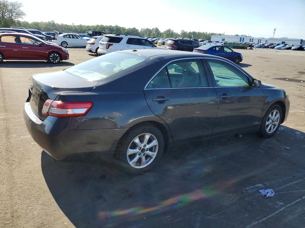 2011 TOYOTA CAMRY LE photo 5