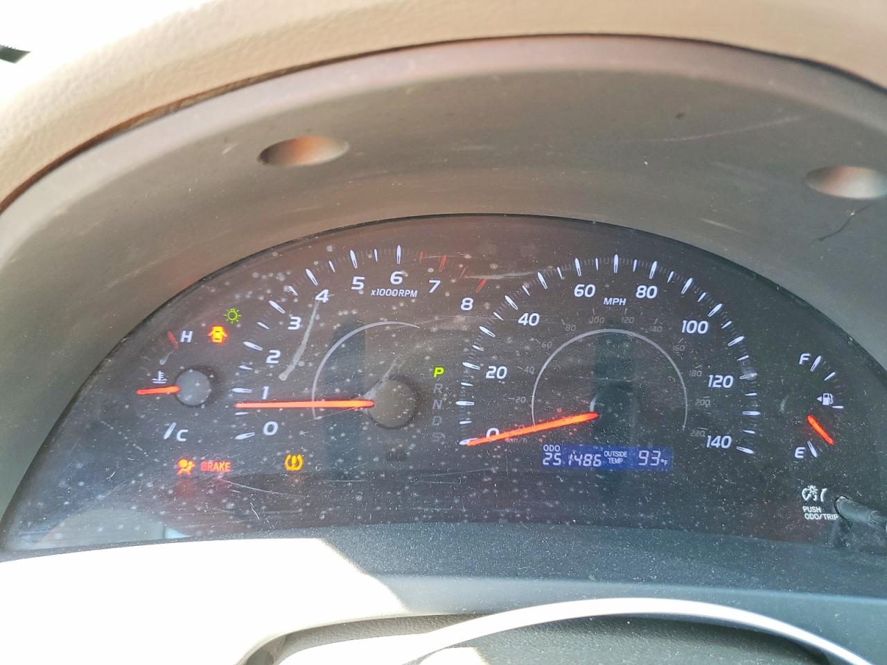 2011 TOYOTA CAMRY LE photo 17