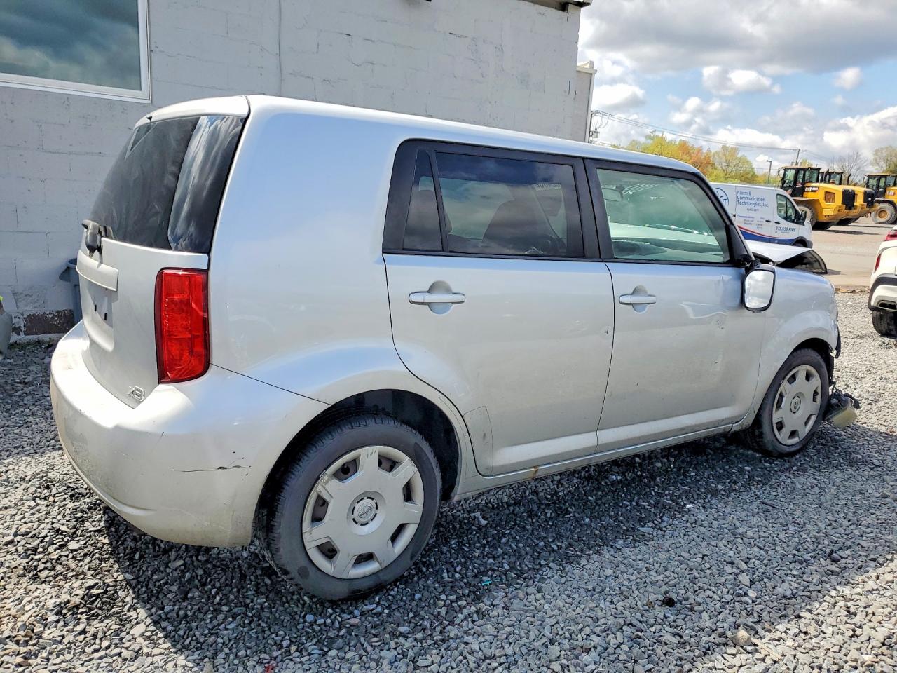 2008 TOYOTA SCION XB photo 3