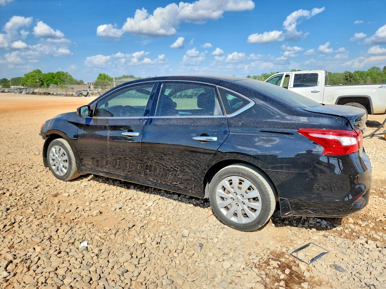 2019 NISSAN SENTRA S photo 3