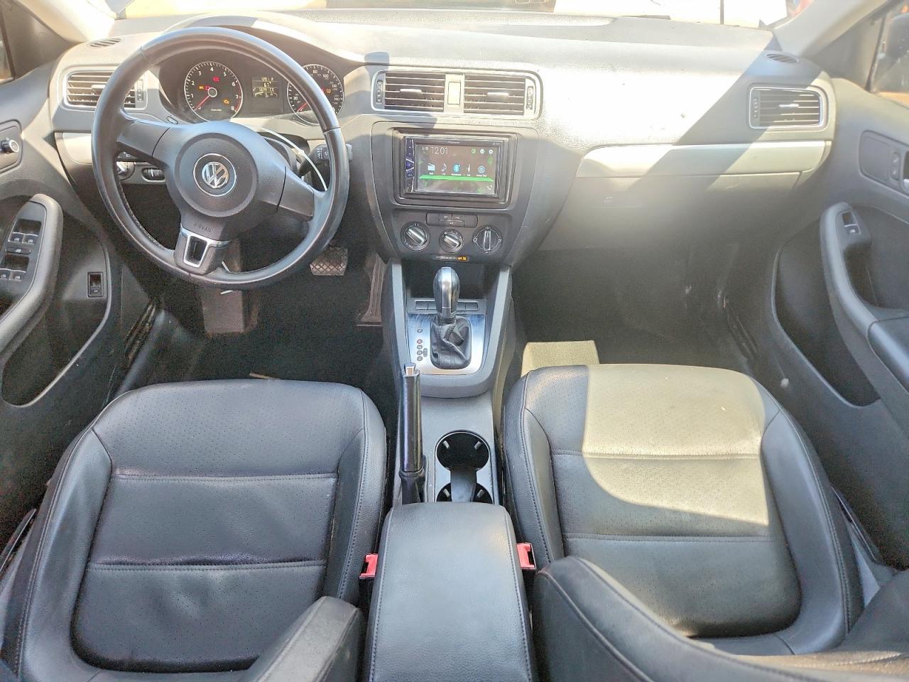 2013 VOLKSWAGEN JETTA SE photo 8