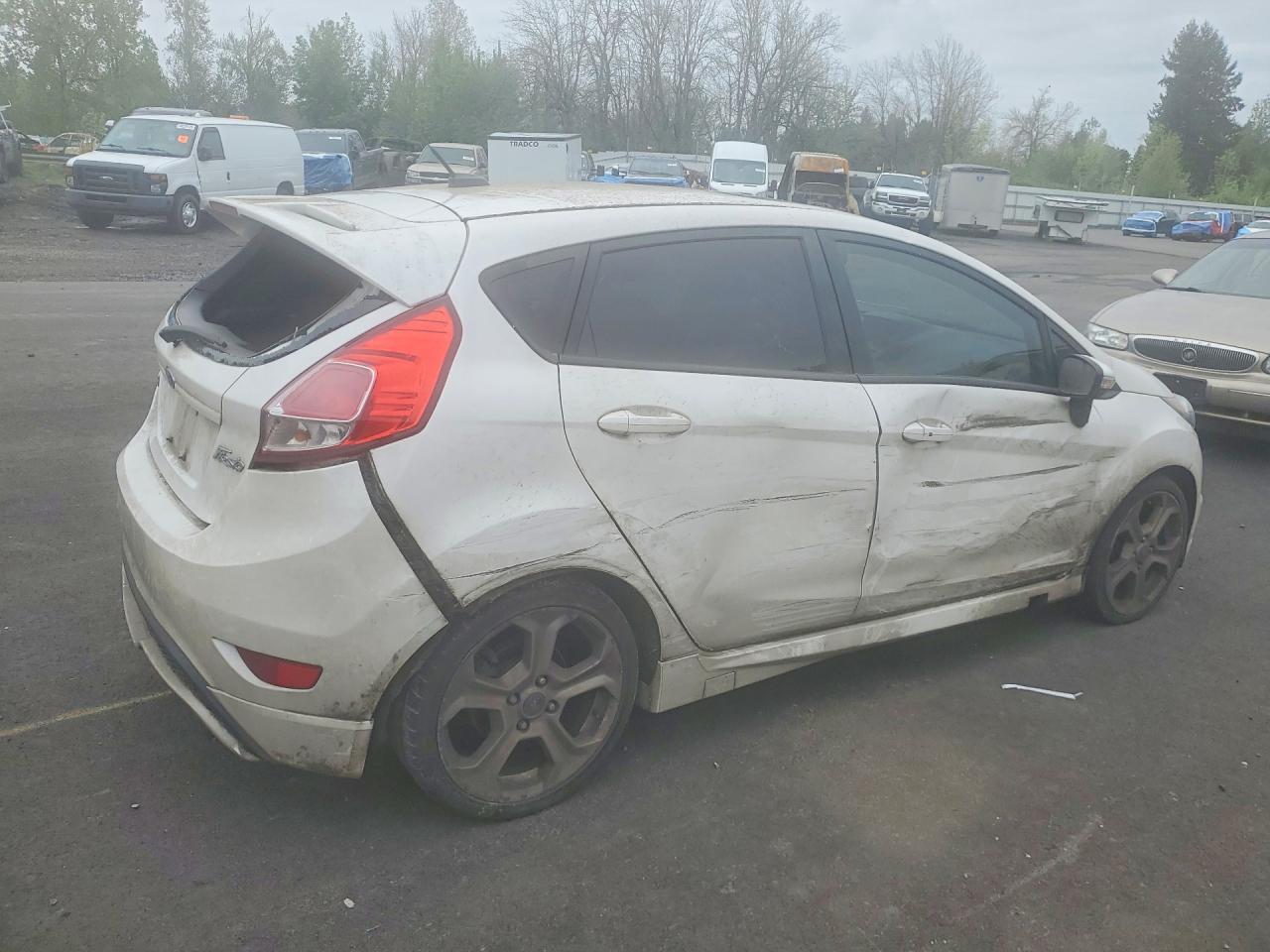 2016 FORD FIESTA ST photo 5