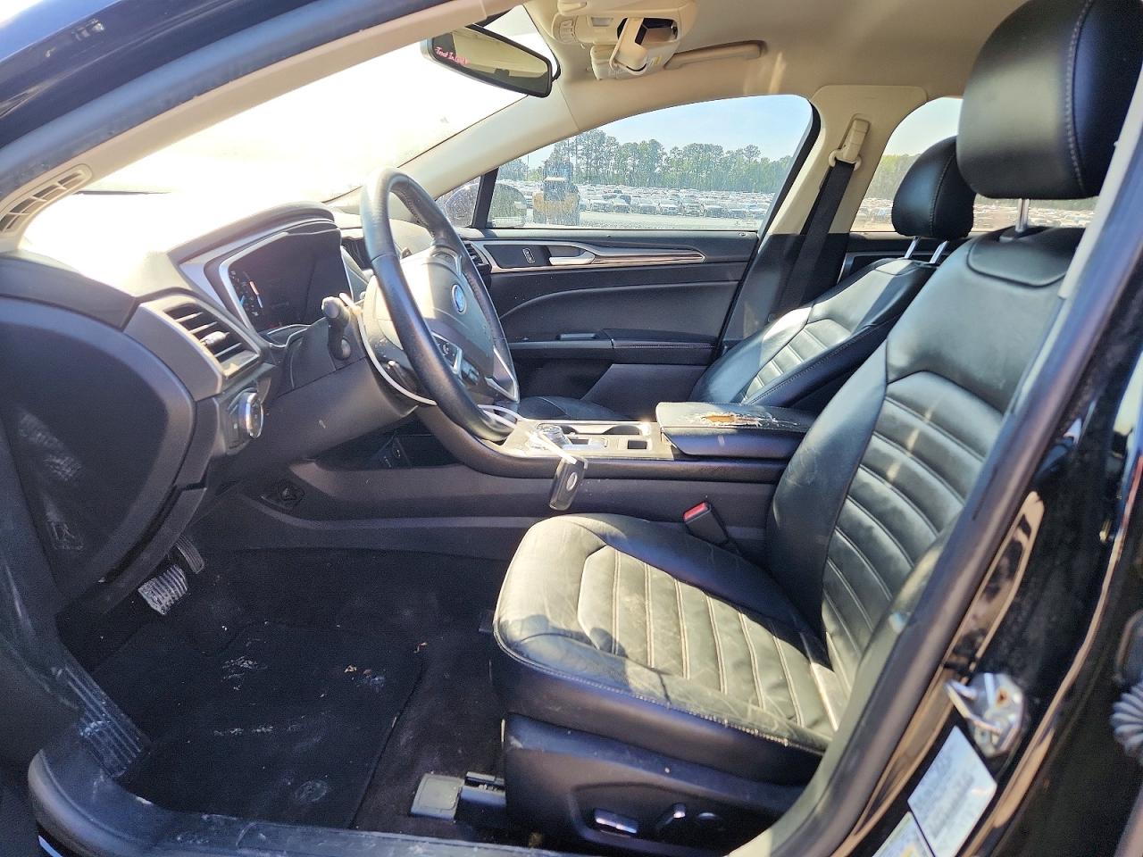 2017 FORD FUSION SE photo 13