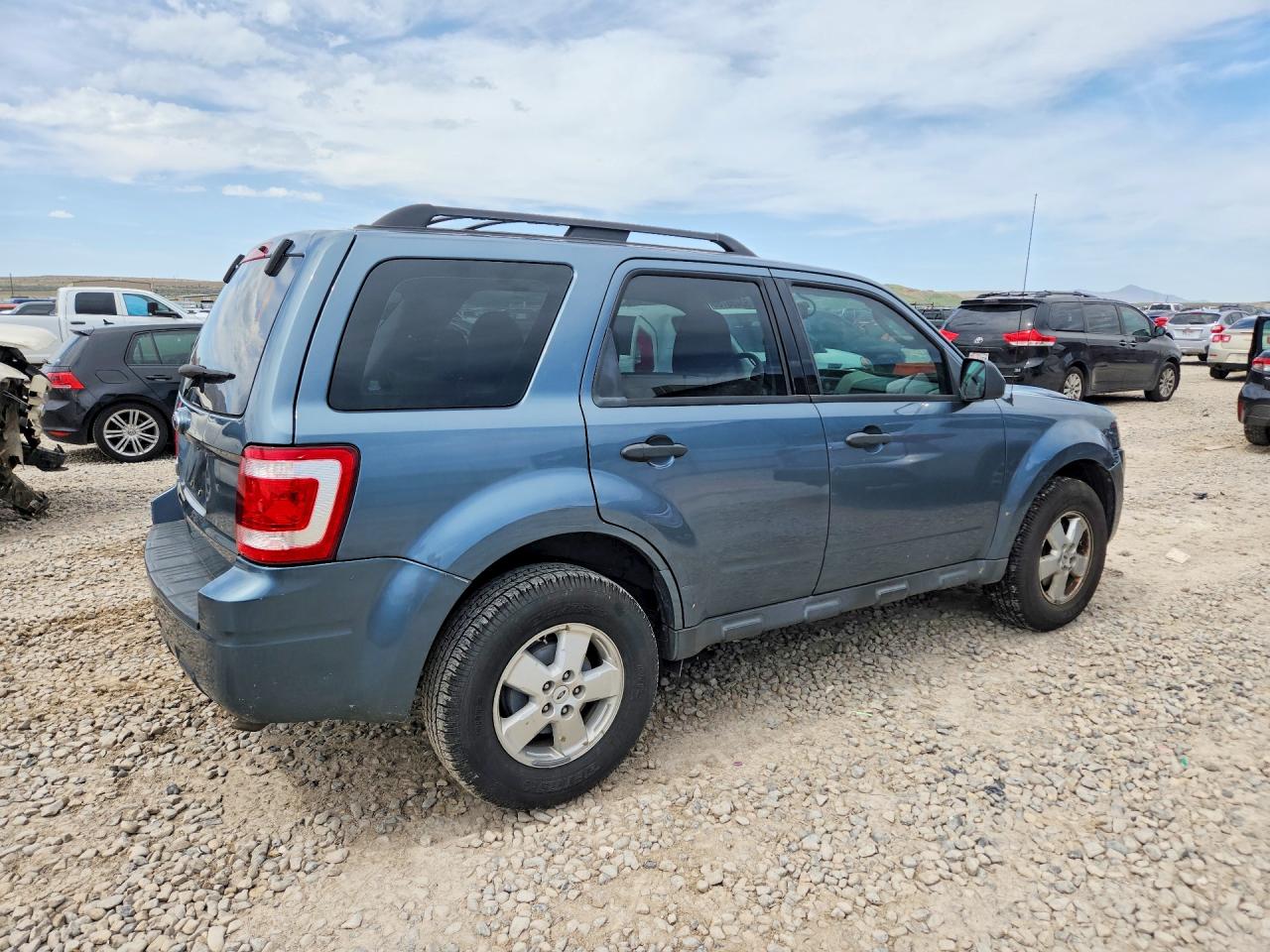 2010 FORD ESCAPE XLS photo 5