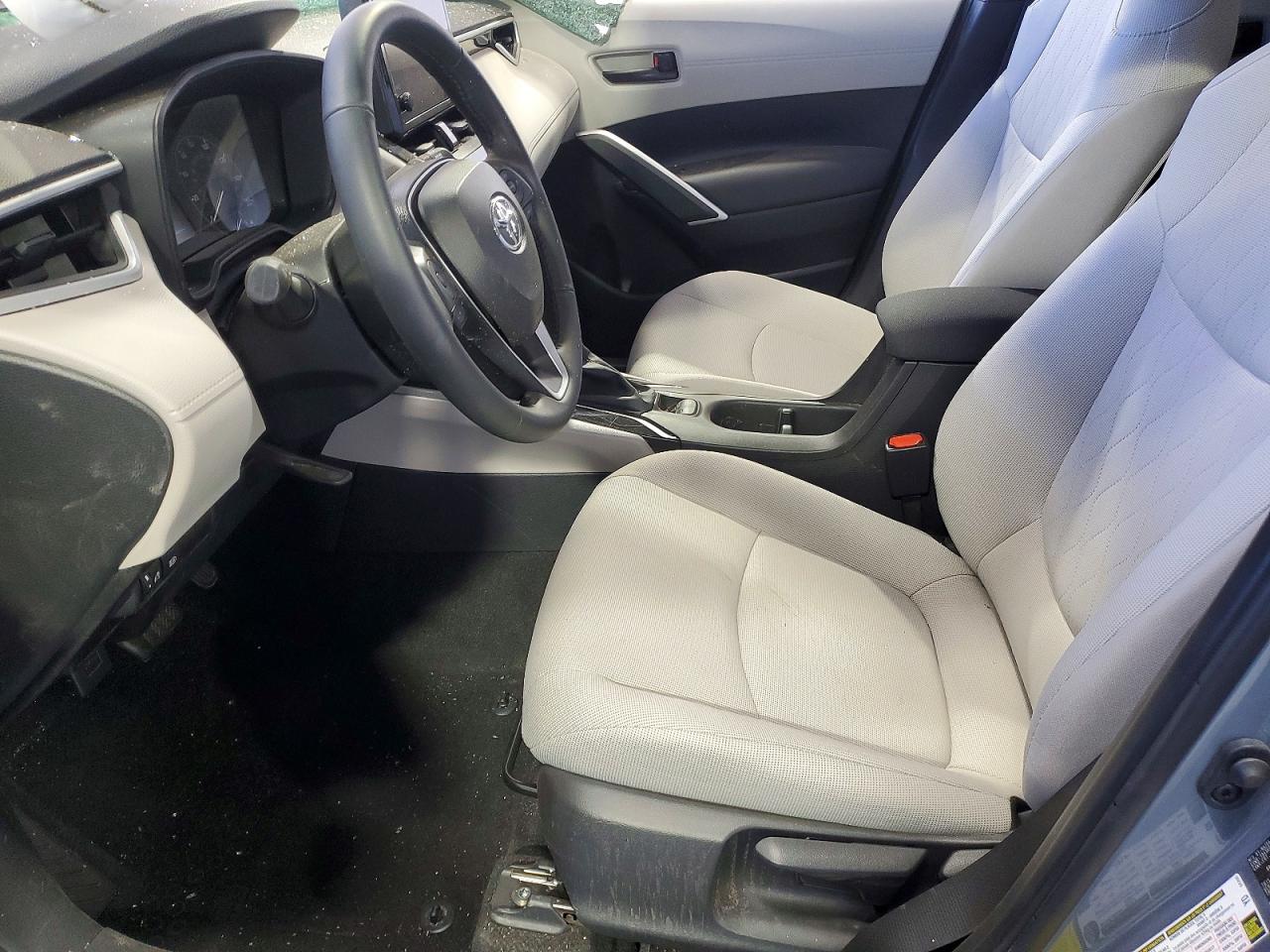 2024 TOYOTA COROLLA CROSS LE photo 7
