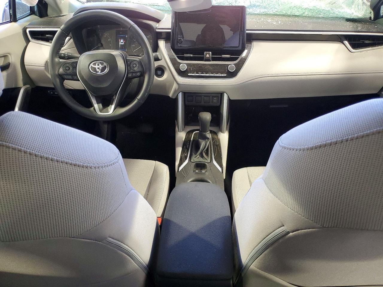 2024 TOYOTA COROLLA CROSS LE photo 8