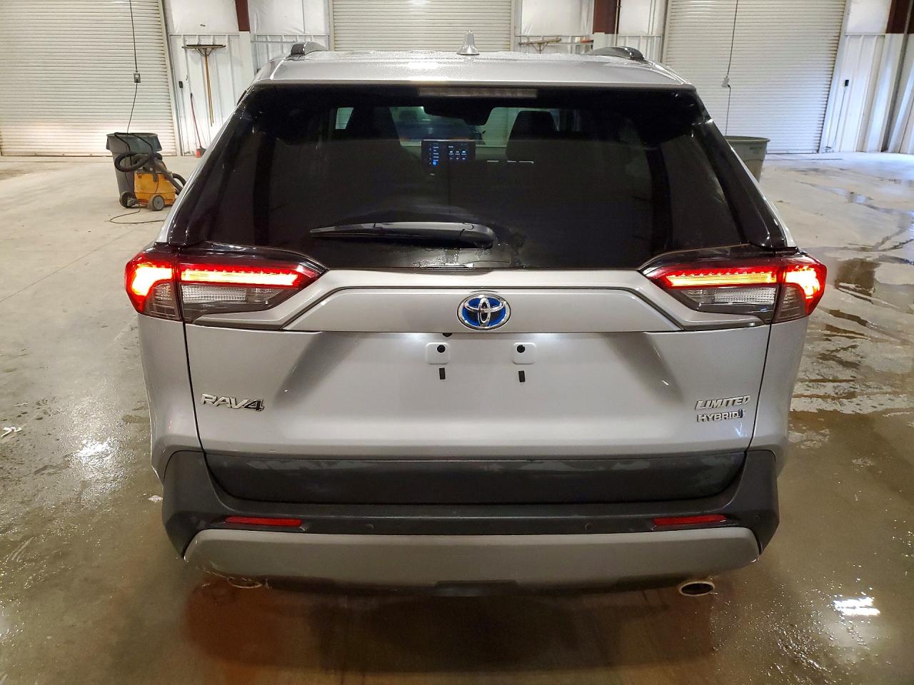 2024 TOYOTA RAV4 LIMITED photo 16
