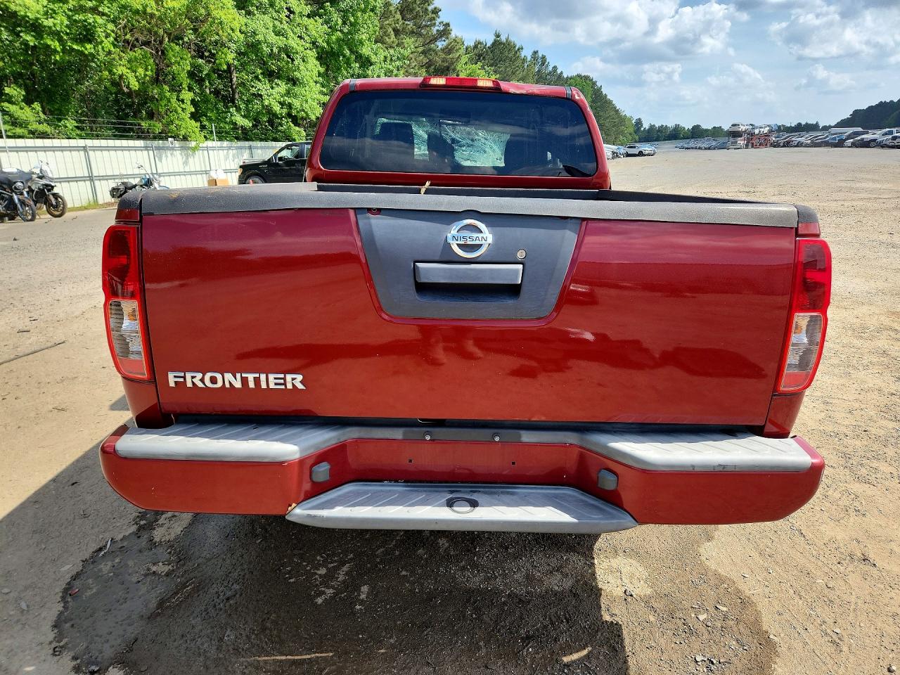 2017 NISSAN FRONTIER S photo 11