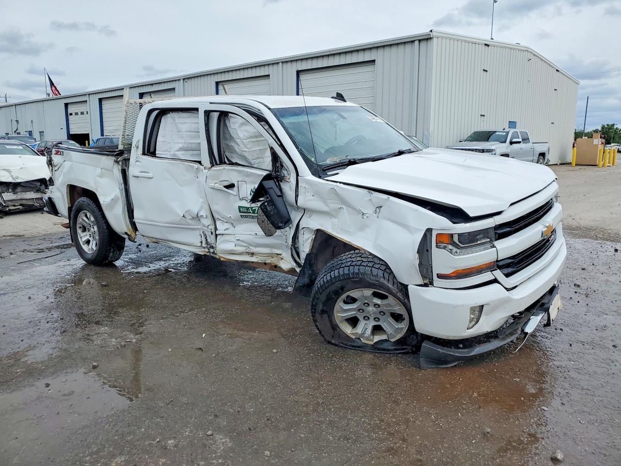 2018 CHEVROLET SILVERADO K1500 LT photo 4