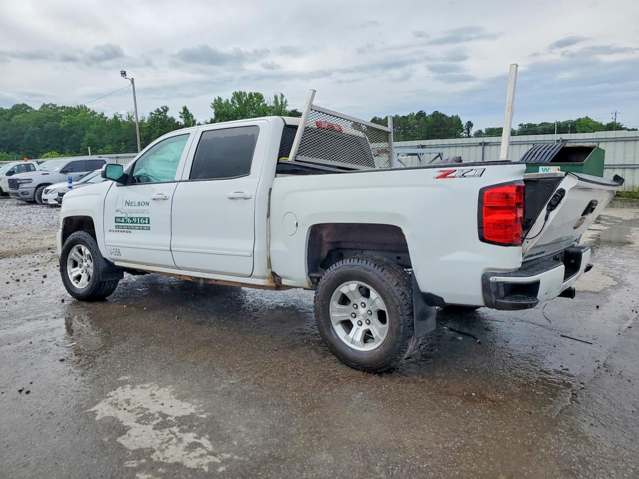 2018 CHEVROLET SILVERADO K1500 LT photo 2