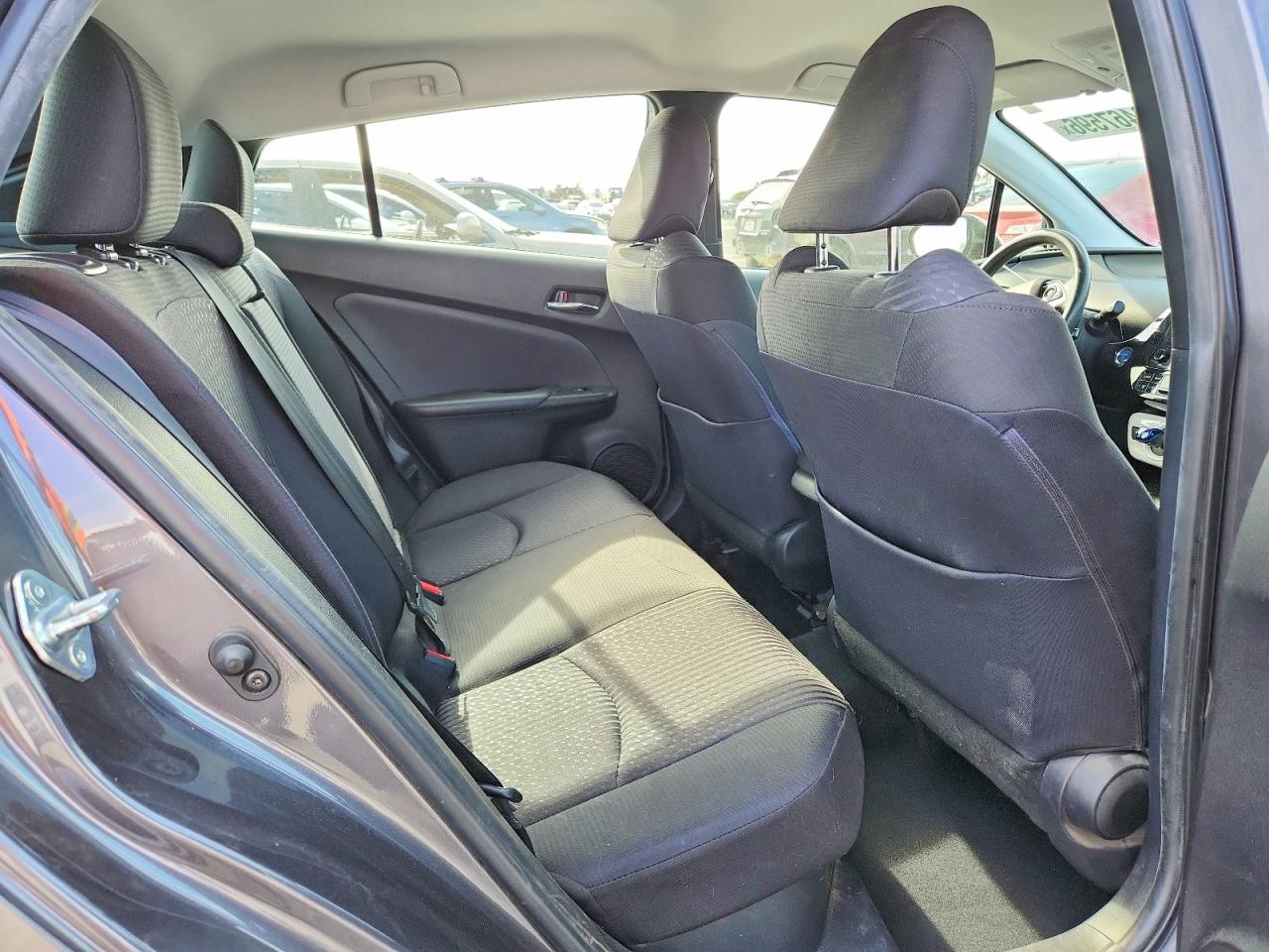 2018 TOYOTA PRIUS TWO photo 19