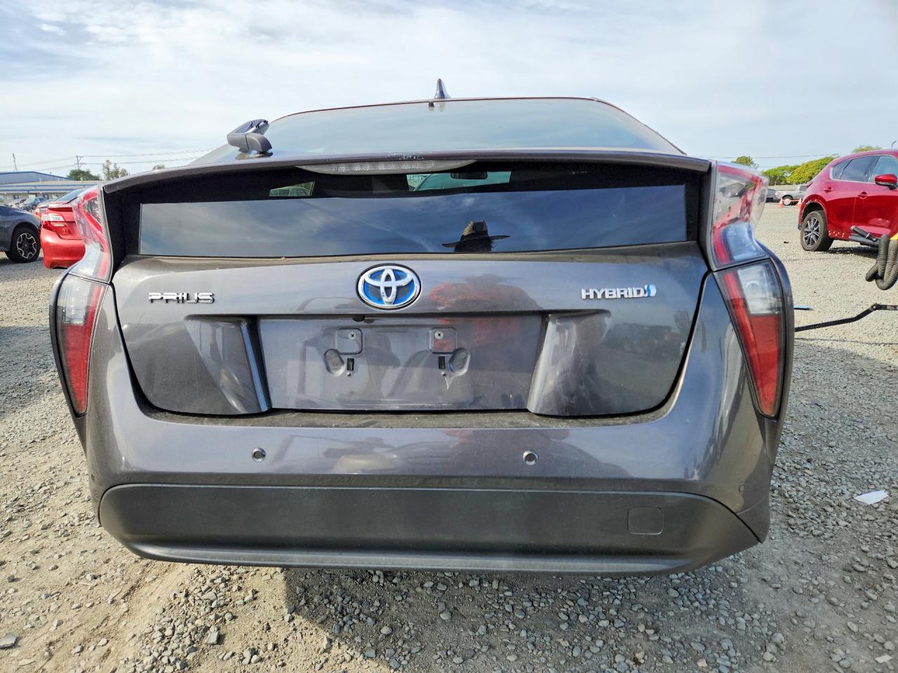 2018 TOYOTA PRIUS TWO photo 11