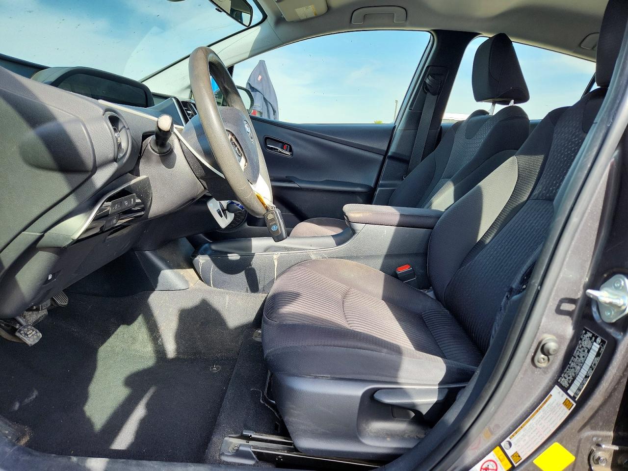 2018 TOYOTA PRIUS TWO photo 13