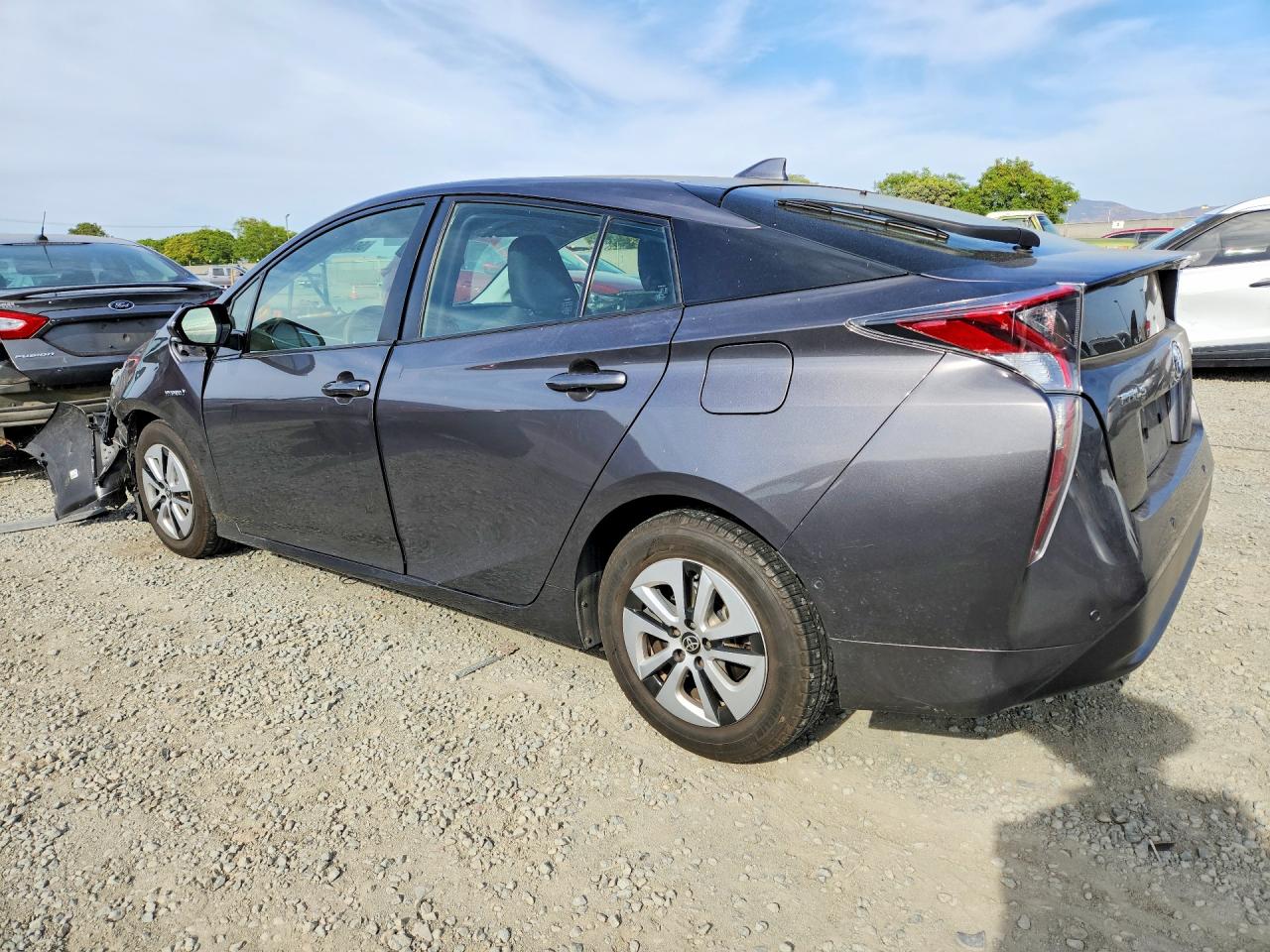 2018 TOYOTA PRIUS TWO photo 3