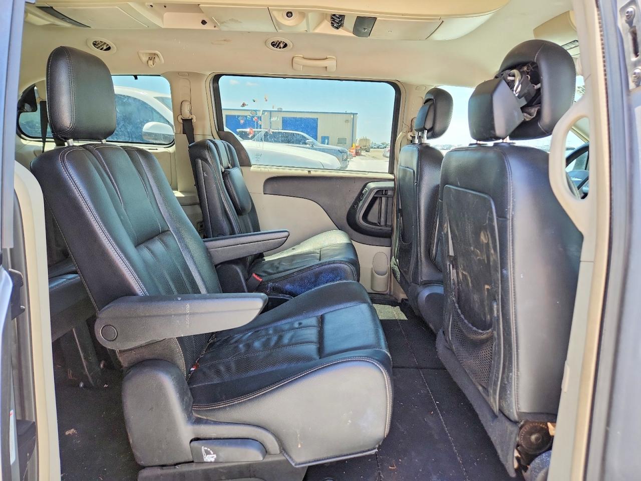 2013 CHRYSLER TOWN & COUNTRY TOURING L photo 31