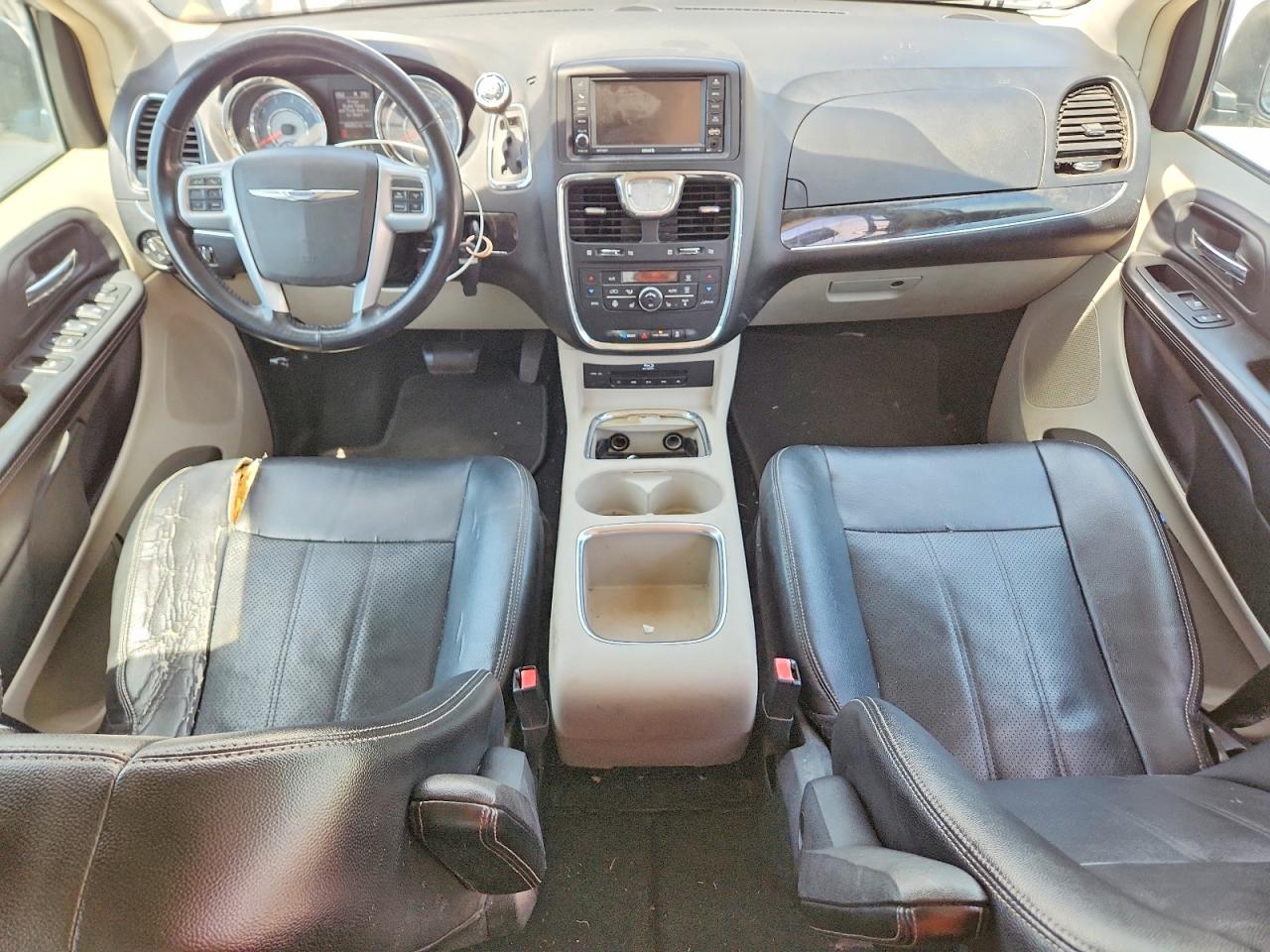 2013 CHRYSLER TOWN & COUNTRY TOURING L photo 22