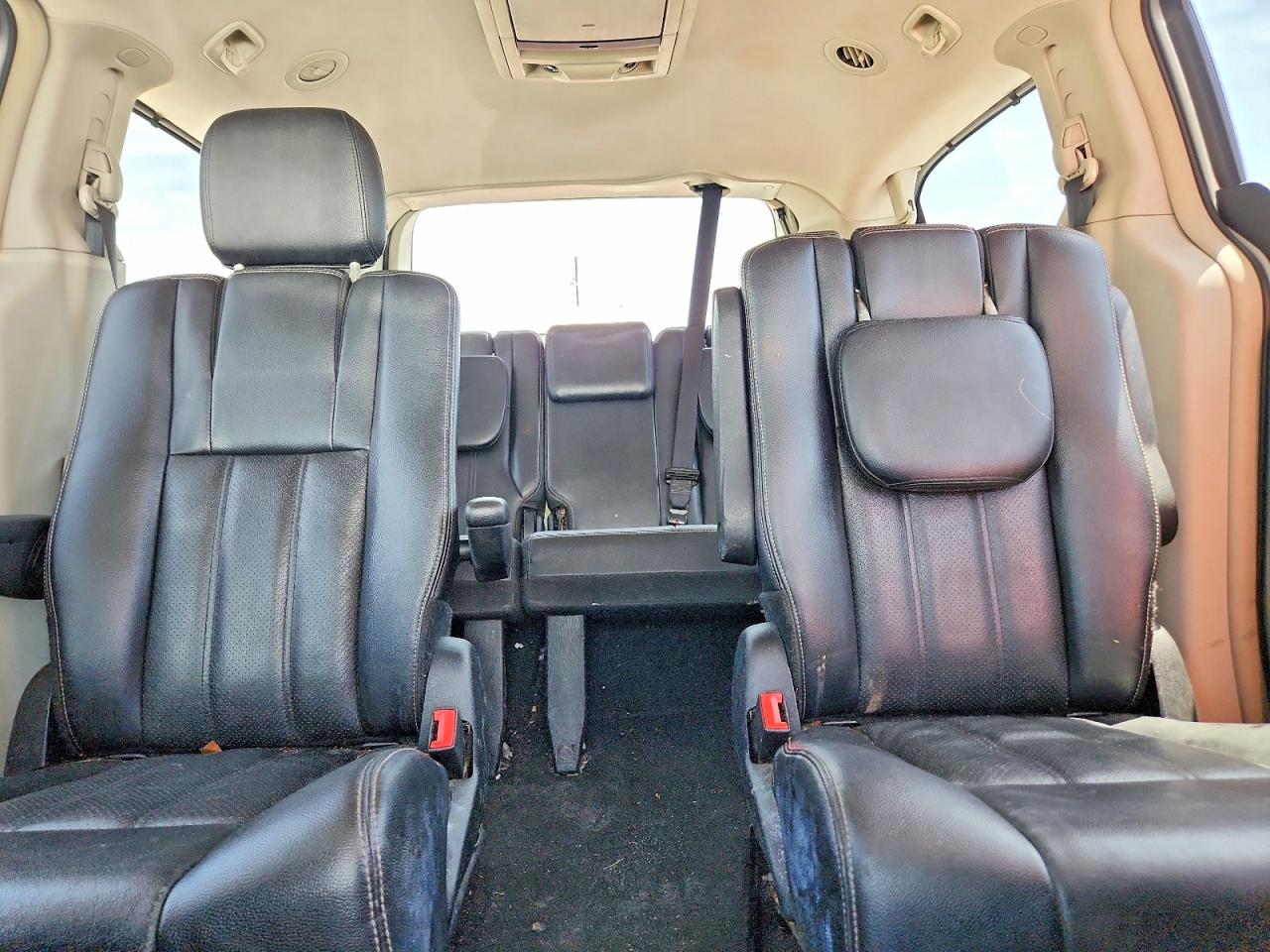 2013 CHRYSLER TOWN & COUNTRY TOURING L photo 28