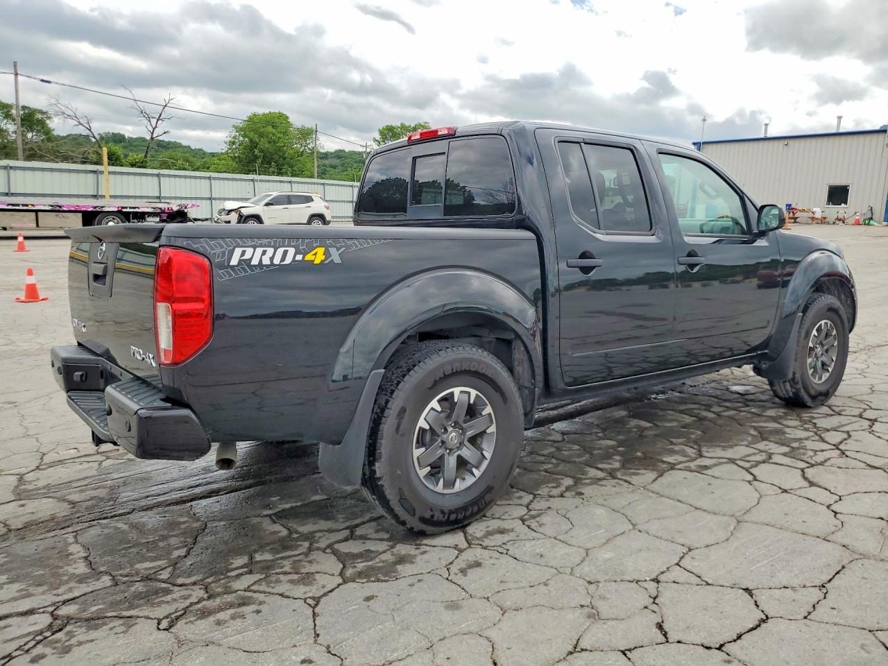 2019 NISSAN FRONTIER PRO-4X photo 5