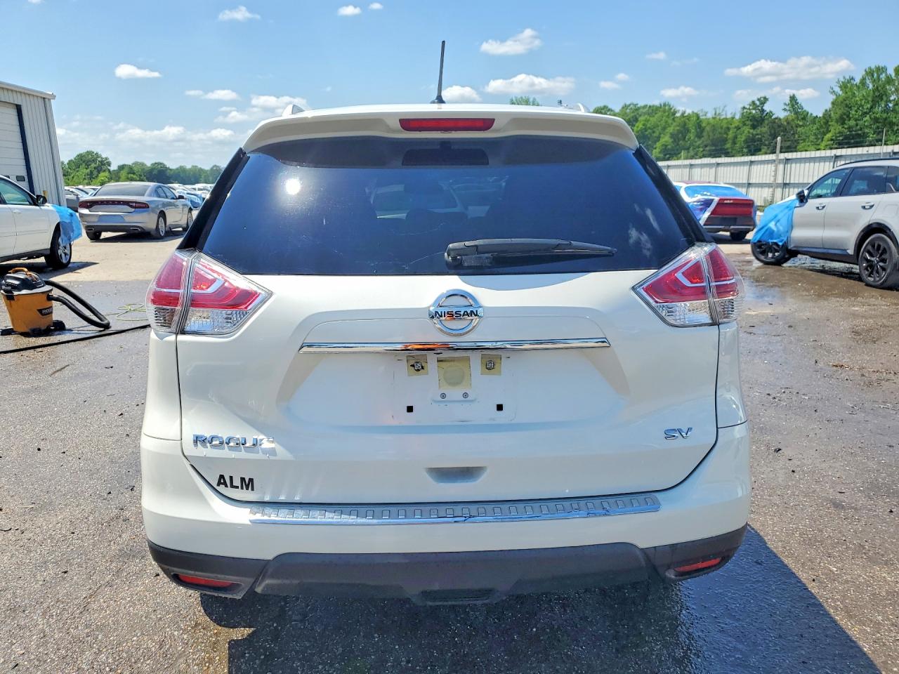 2016 NISSAN ROGUE SV photo 16