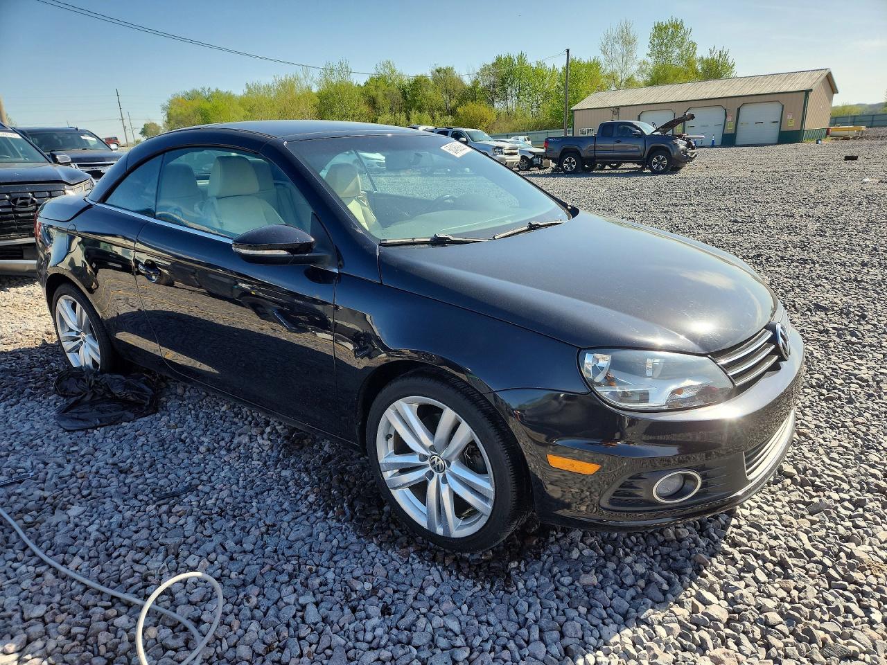2013 VOLKSWAGEN EOS KOMFORT photo 4