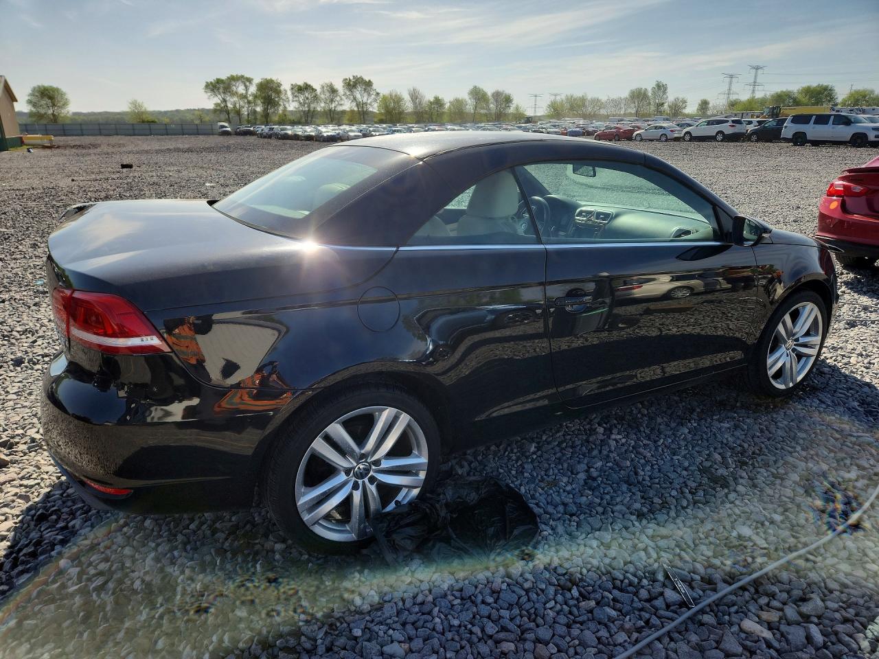 2013 VOLKSWAGEN EOS KOMFORT photo 3