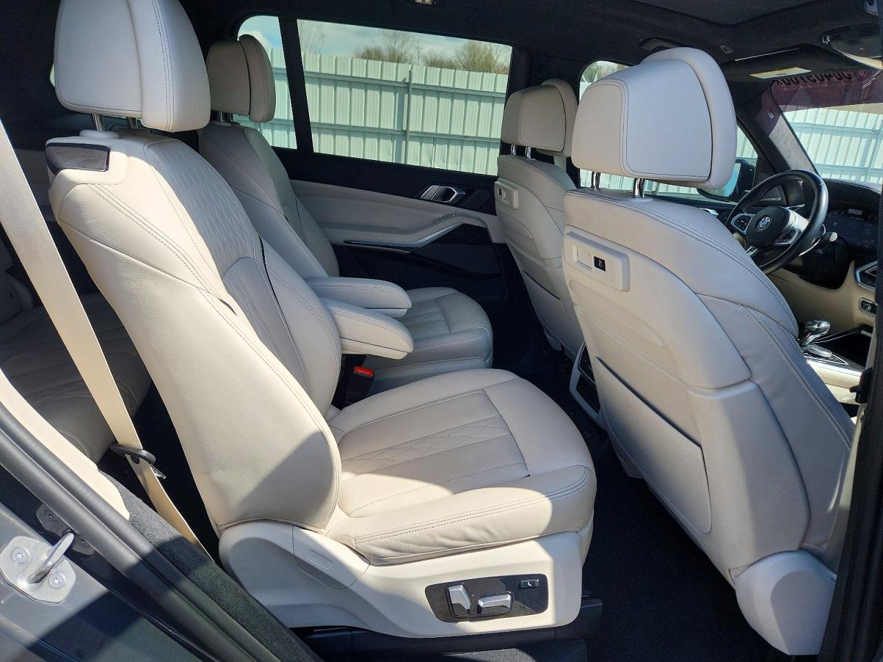 2022 BMW X7 M50I photo 21