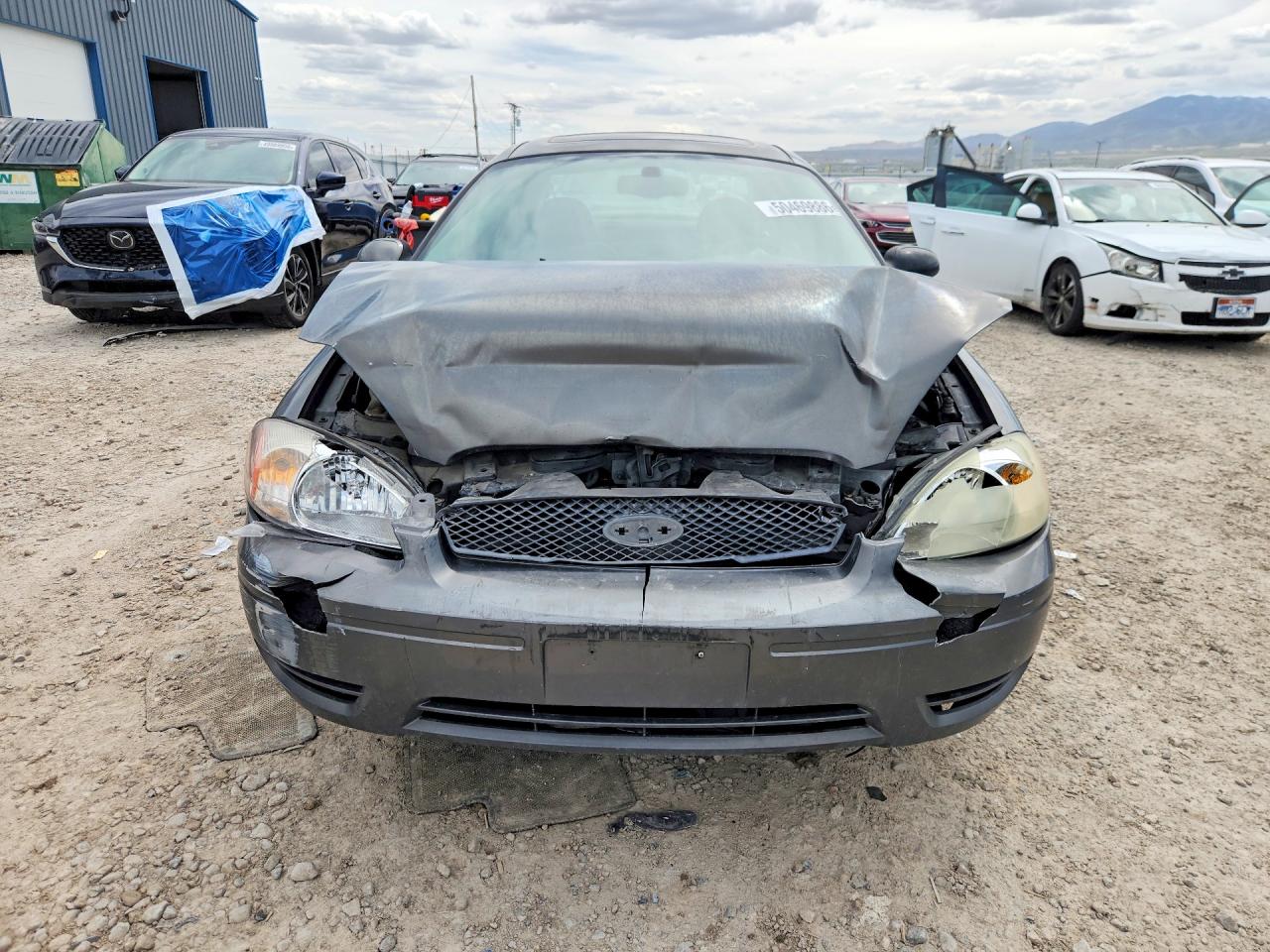2004 FORD TAURUS SEL photo 9