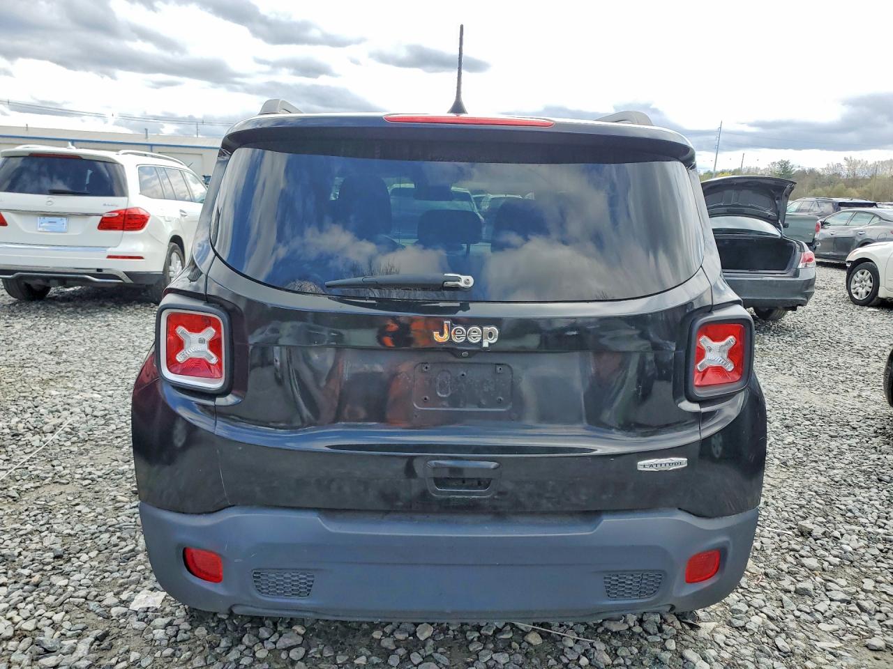 2019 JEEP RENEGADE LATITUDE photo 16