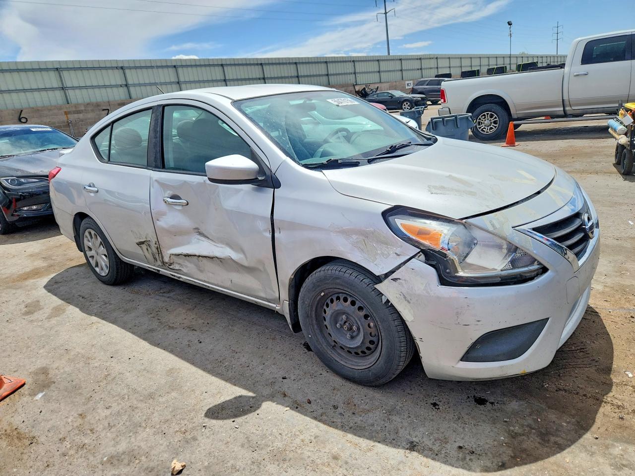 2018 NISSAN VERSA SV photo 7