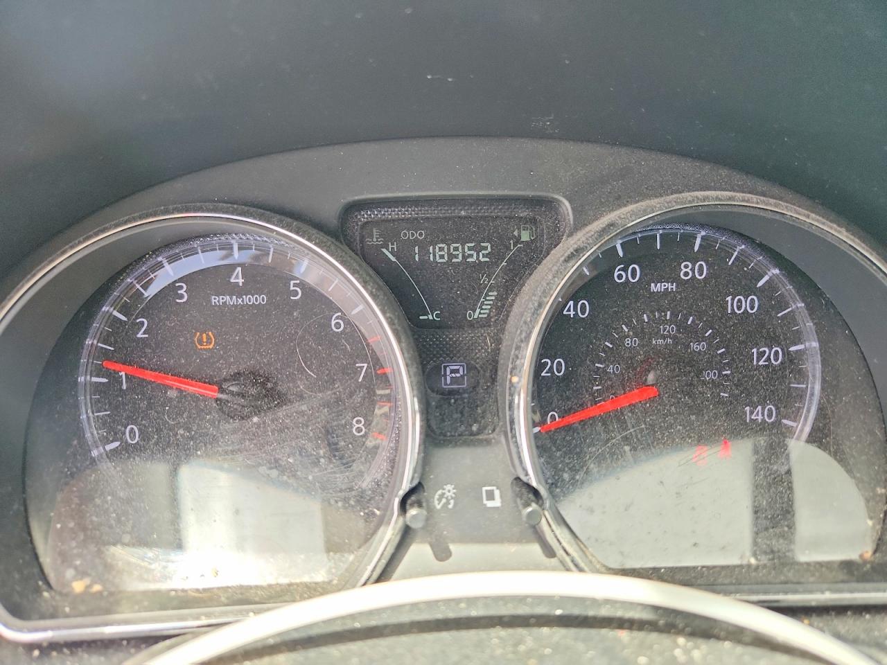 2018 NISSAN VERSA SV photo 17
