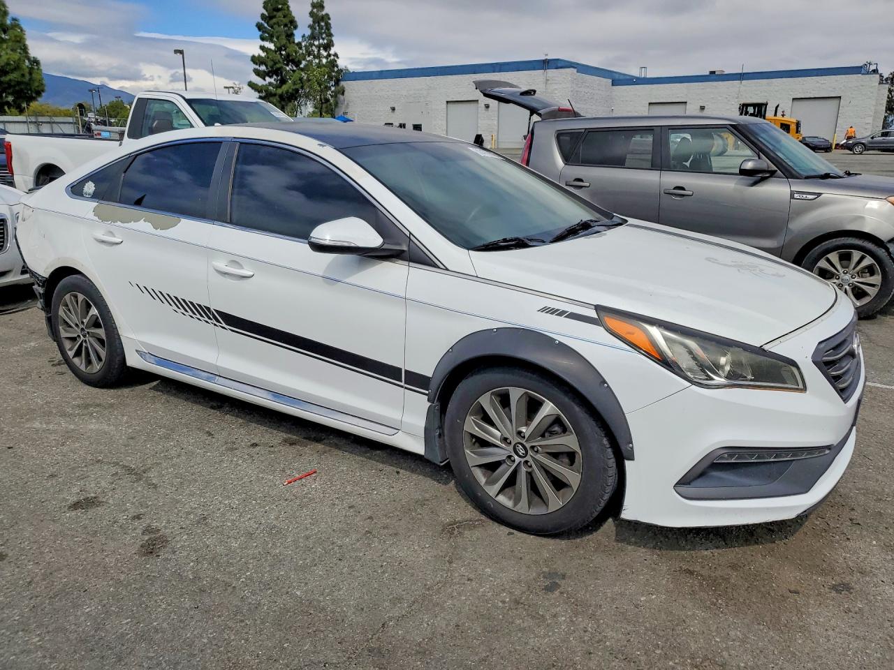 2016 HYUNDAI SONATA SPORT photo 7