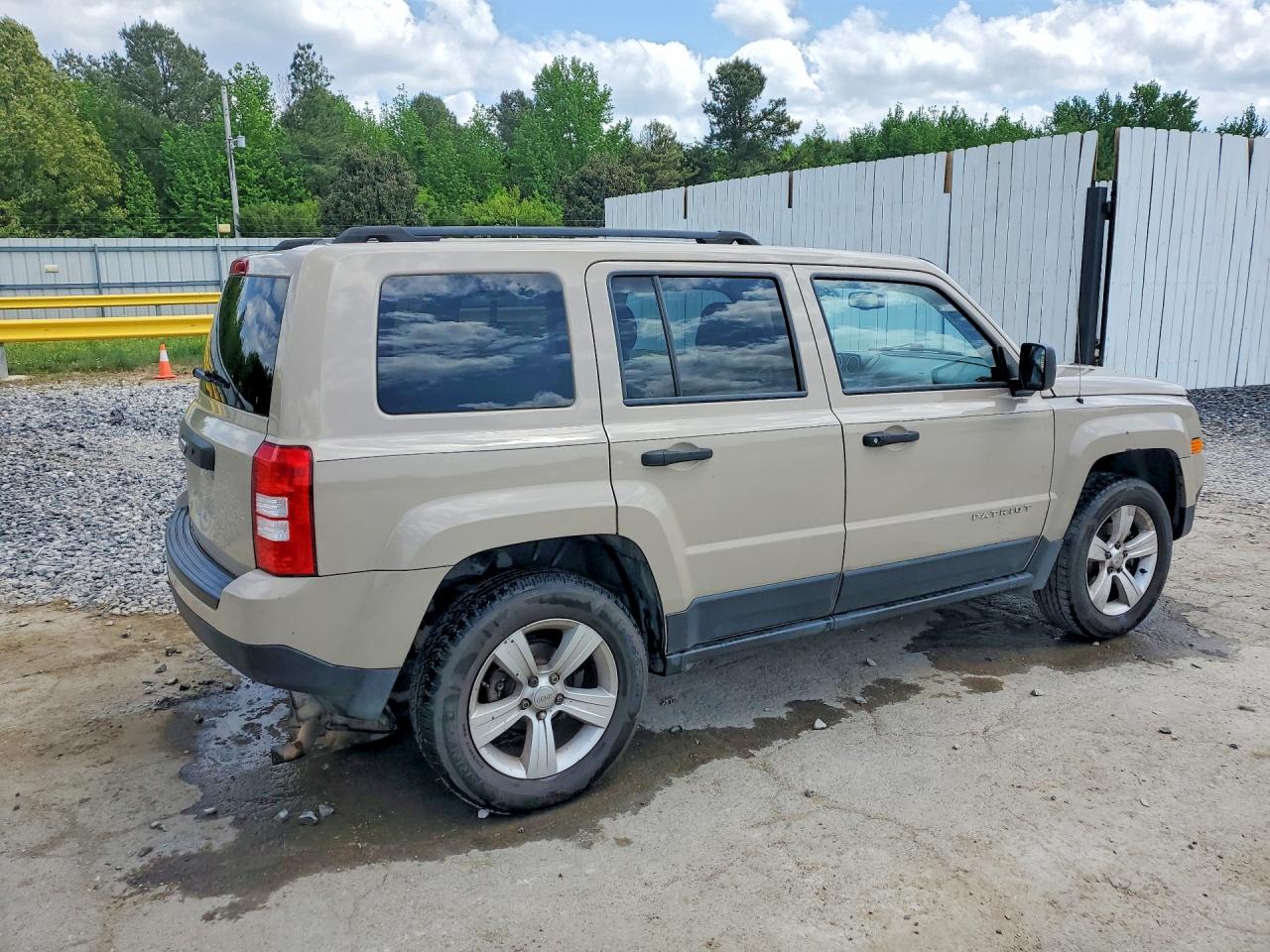 2017 JEEP PATRIOT SPORT photo 3