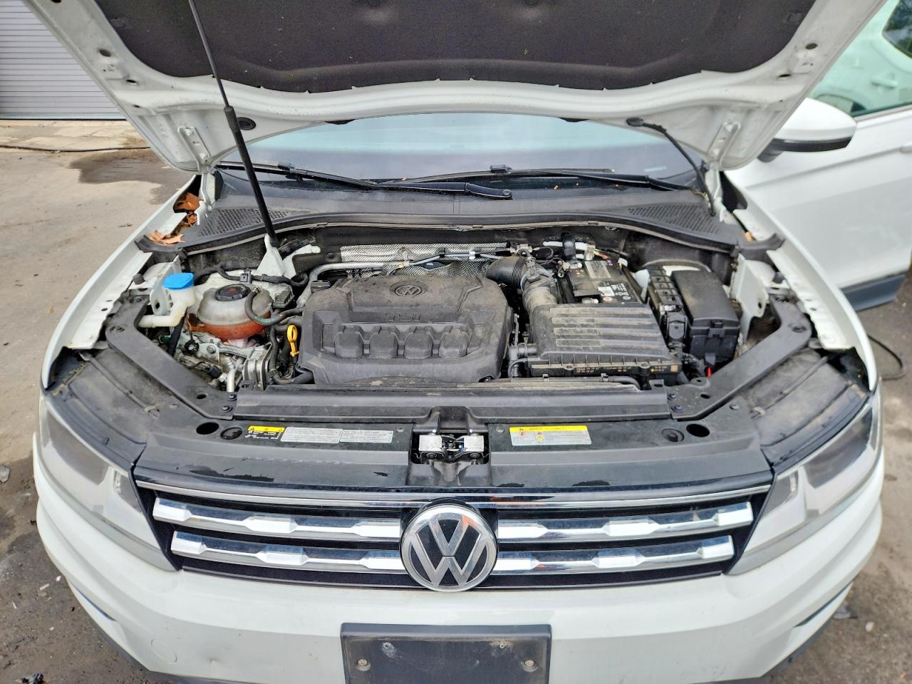 2021 VOLKSWAGEN TIGUAN SE photo 34