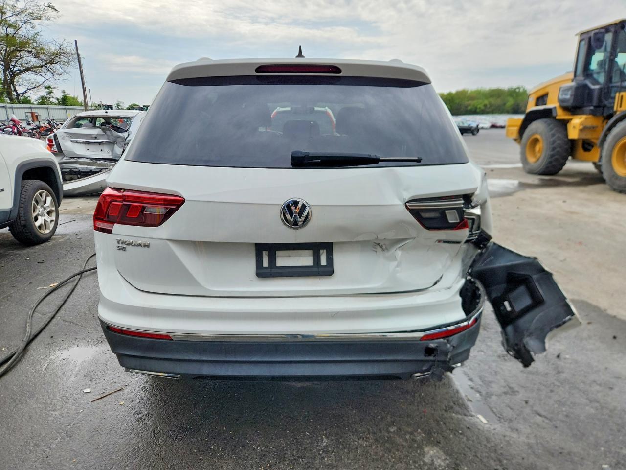 2021 VOLKSWAGEN TIGUAN SE photo 16