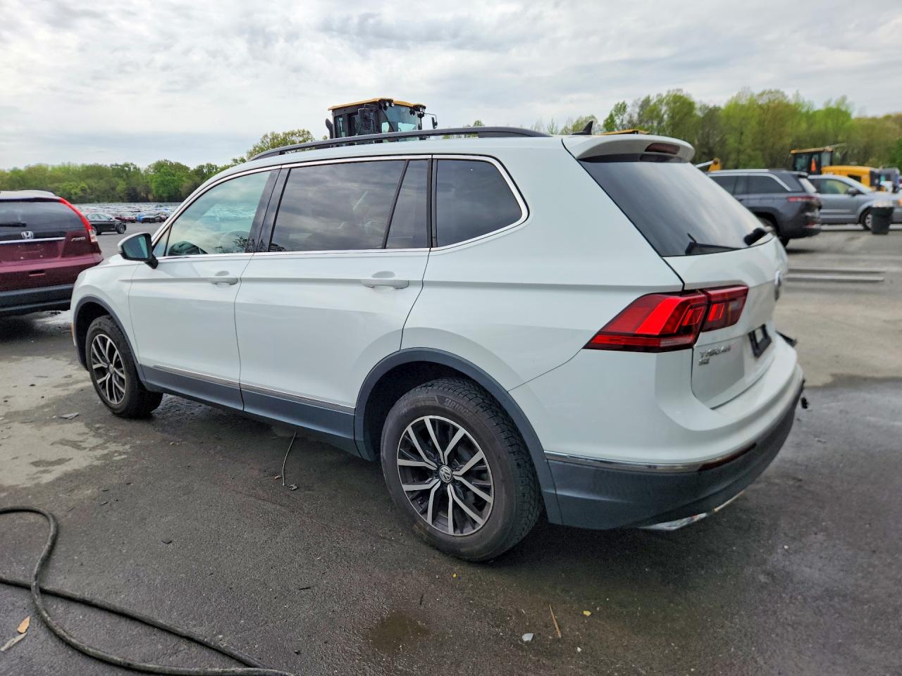 2021 VOLKSWAGEN TIGUAN SE photo 4