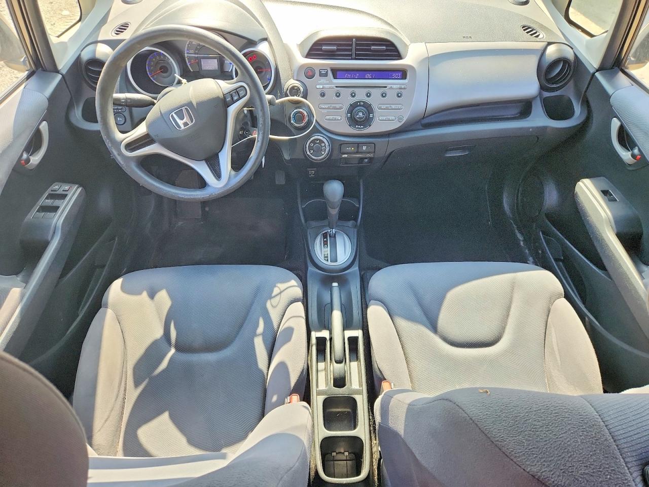 2013 HONDA FIT photo 8
