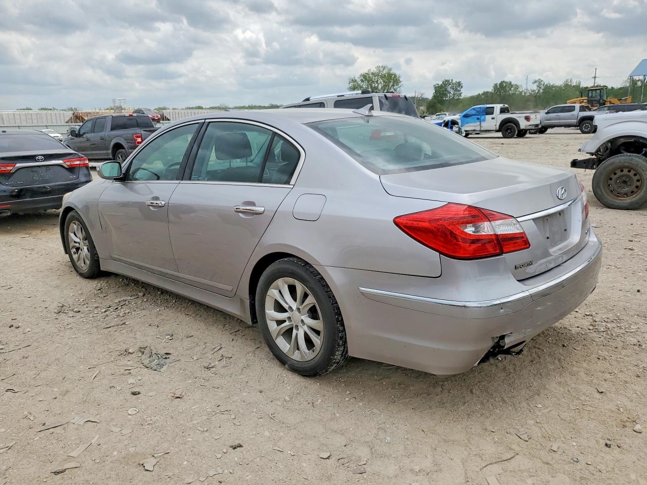 2013 HYUNDAI GENESIS 3.8L photo 2