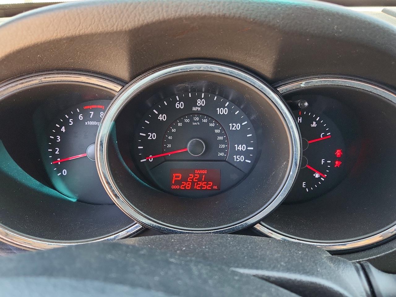 2012 KIA SORENTO LX photo 25