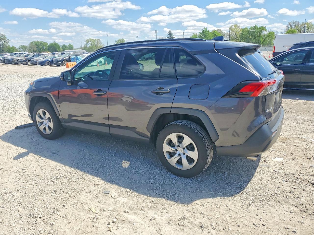2019 TOYOTA RAV4 LE photo 4