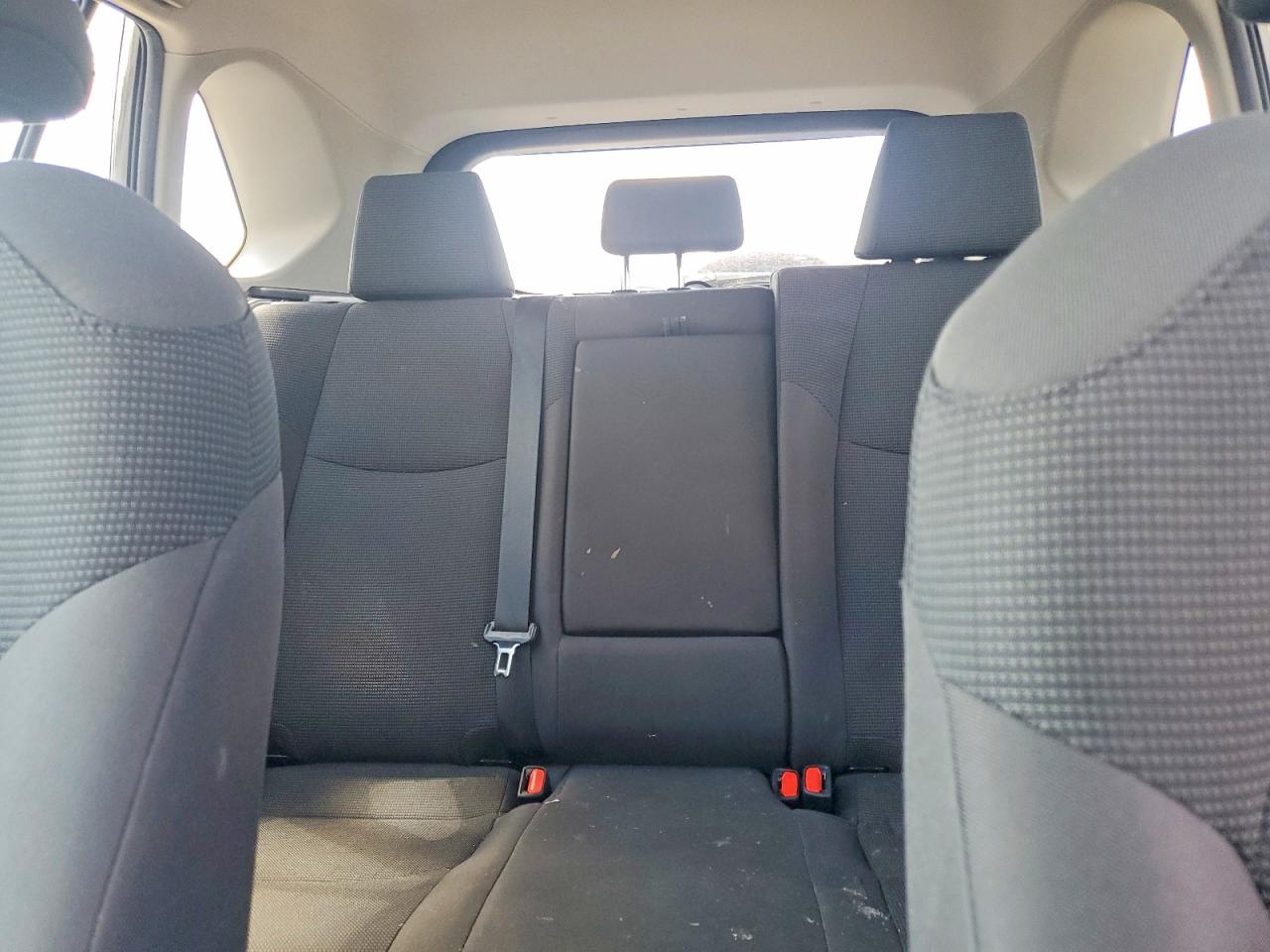 2019 TOYOTA RAV4 LE photo 28
