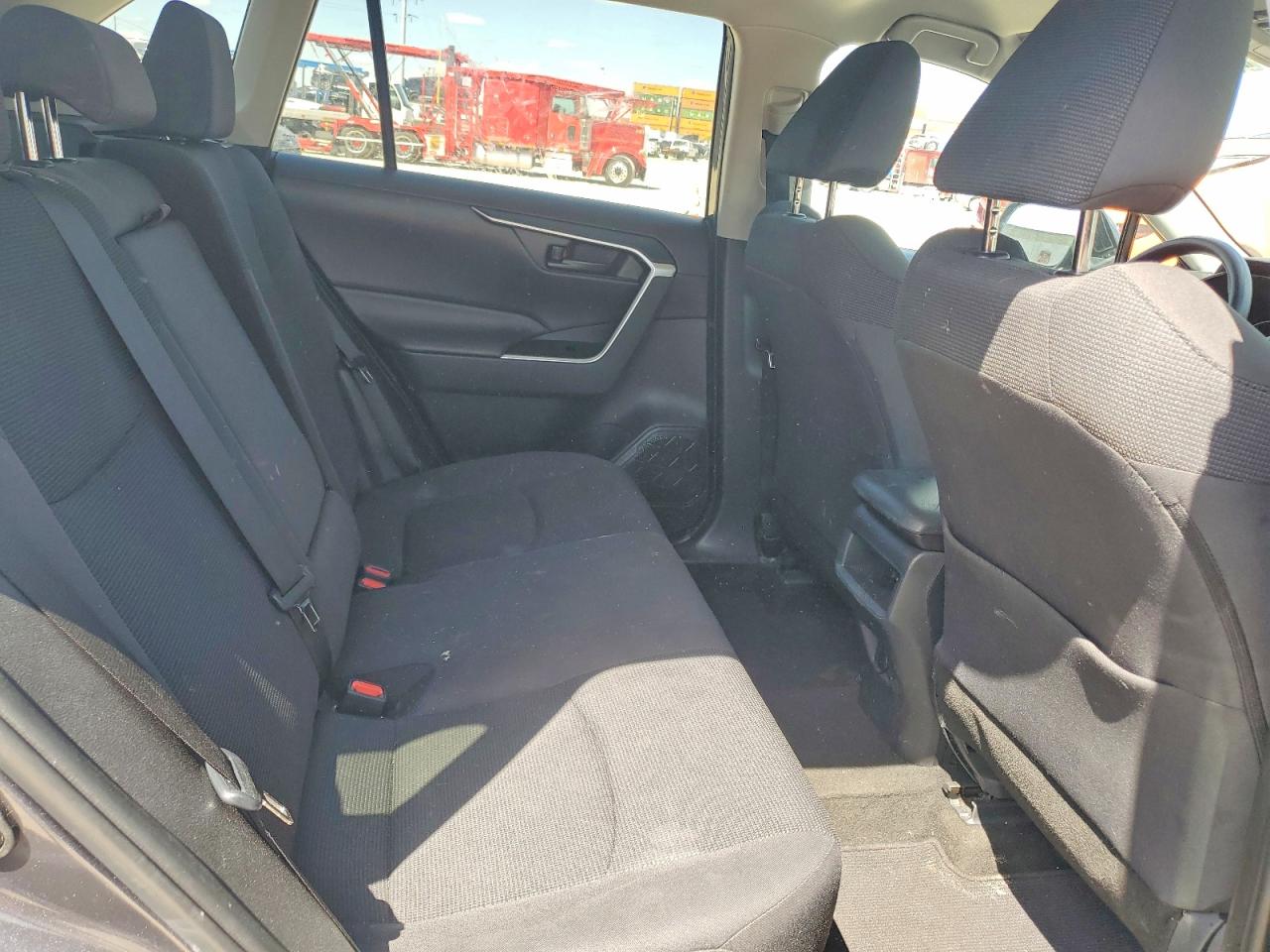 2019 TOYOTA RAV4 LE photo 31