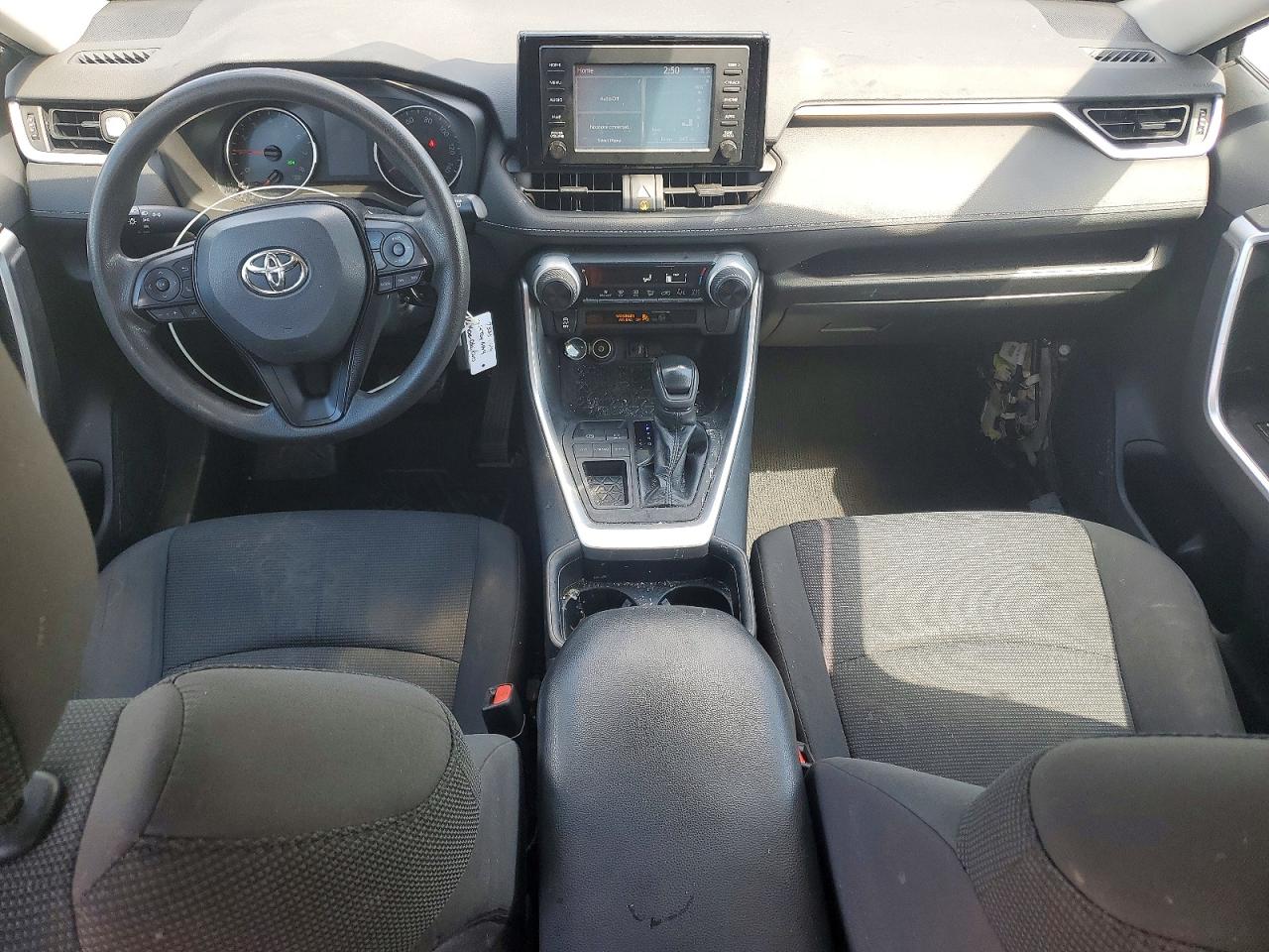 2019 TOYOTA RAV4 LE photo 22