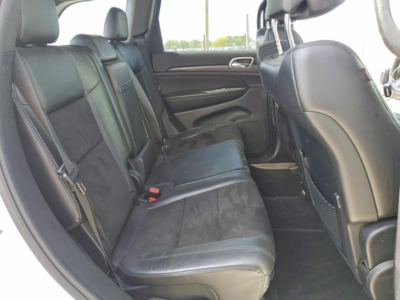 2018 JEEP GRAND CHEROKEE LAREDO photo 28