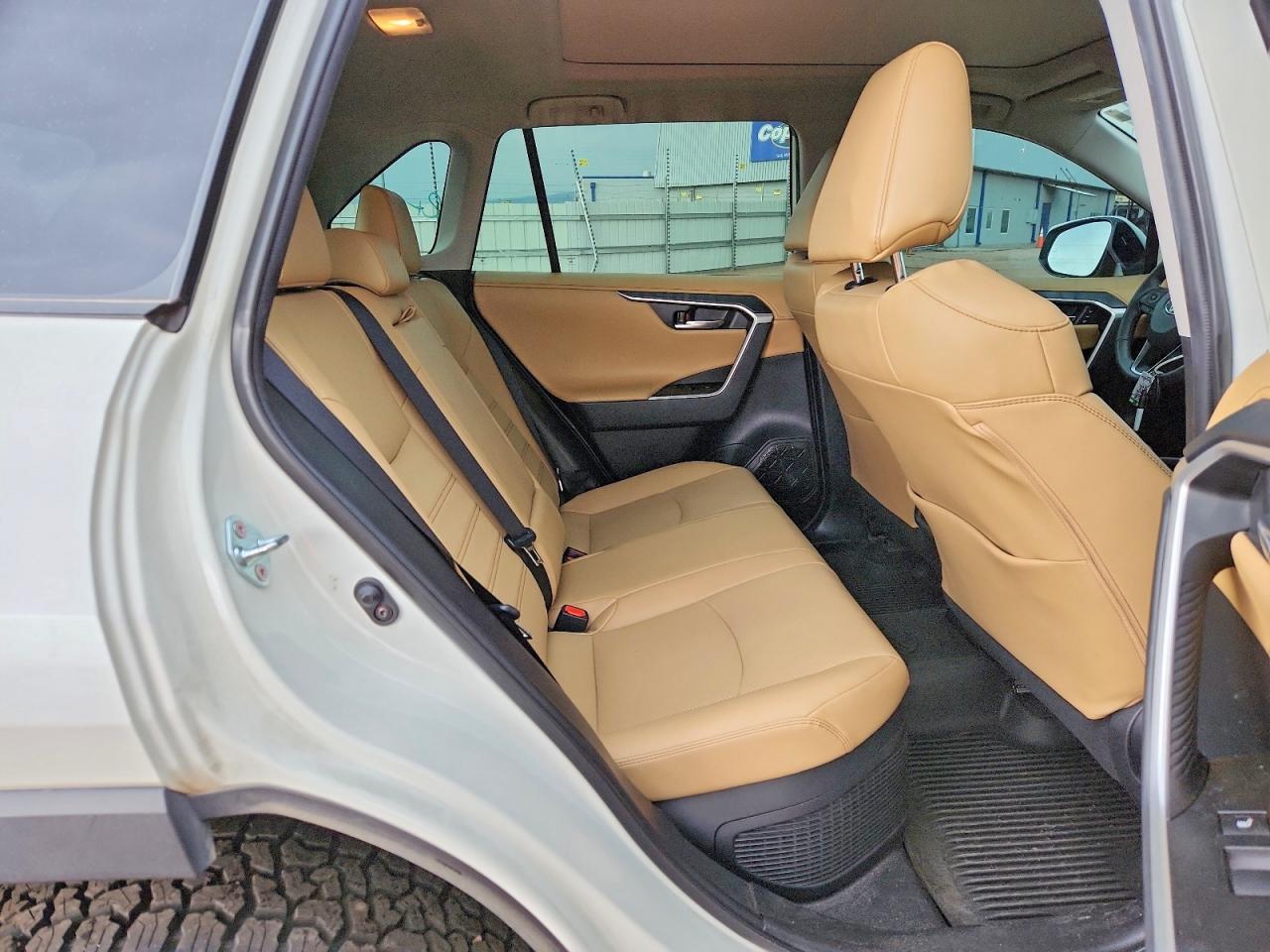 2021 TOYOTA RAV4 LIMITED photo 19